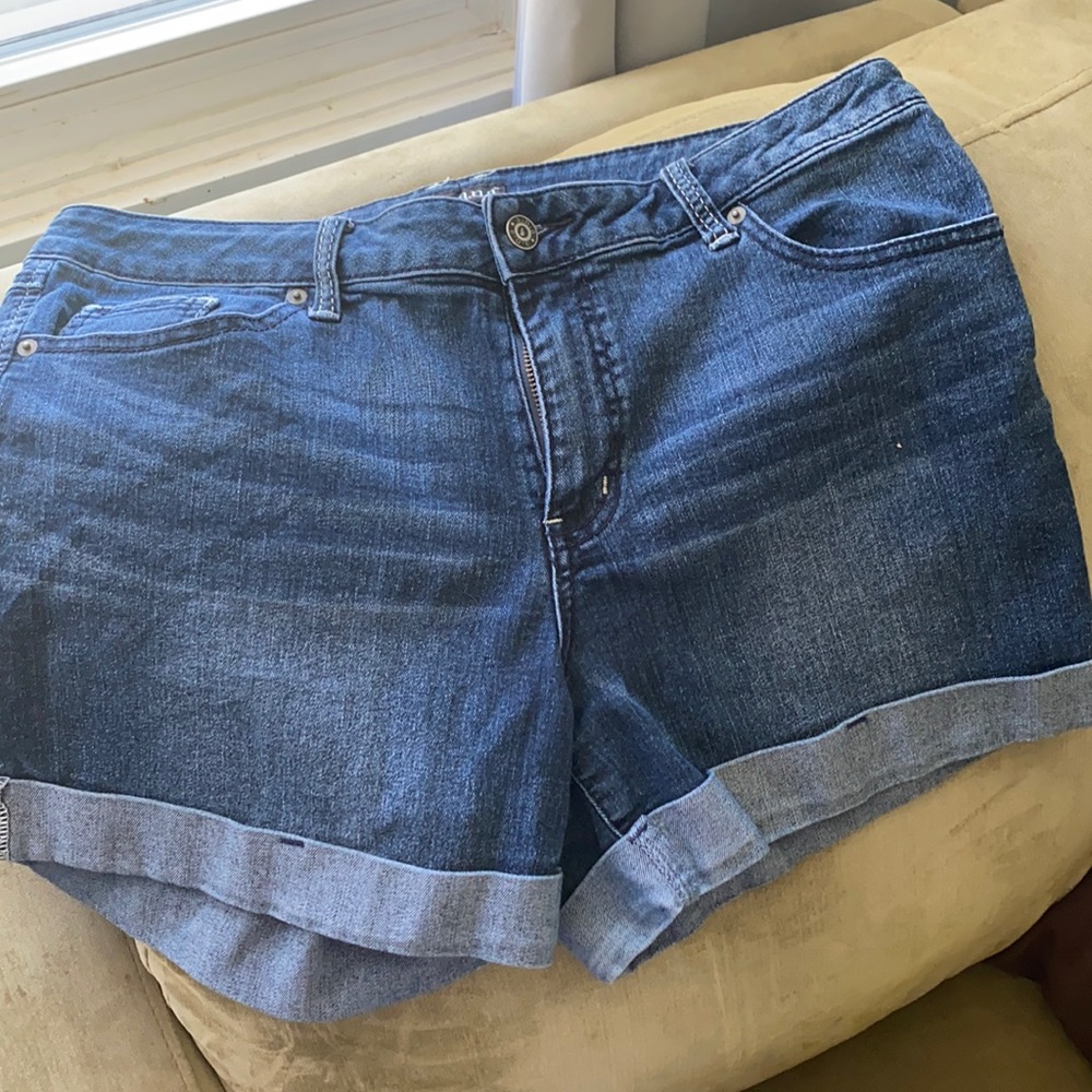 Never worn Med/dark wash ANA cuffed Jean shorts